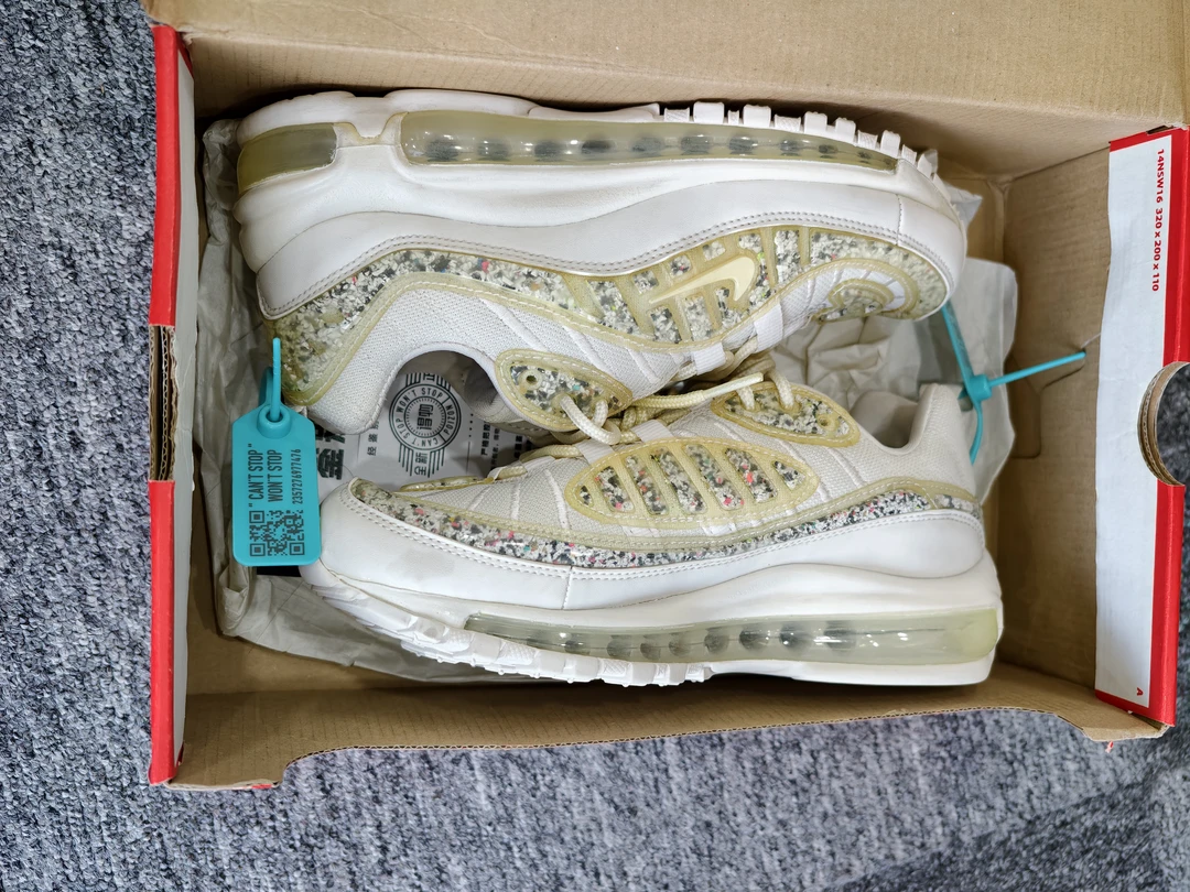 nike 经典配色鞋型 206号   36.5码