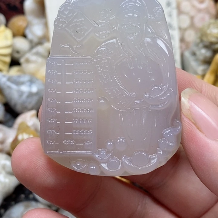 颈饰未镶嵌石英质玉有瑕