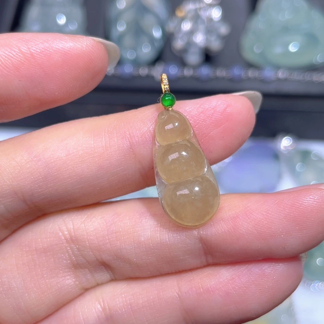 颈饰18K金镶嵌翡翠翡翠