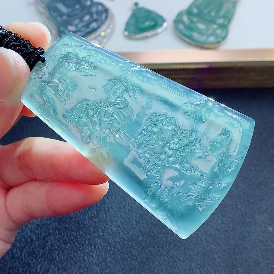 翡翠颈饰未镶嵌翡翠