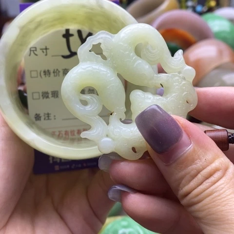 未镶嵌蛇纹石玉手镯J**y