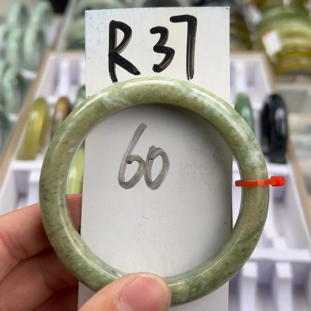 岫玉手镯未镶嵌天然岫玉