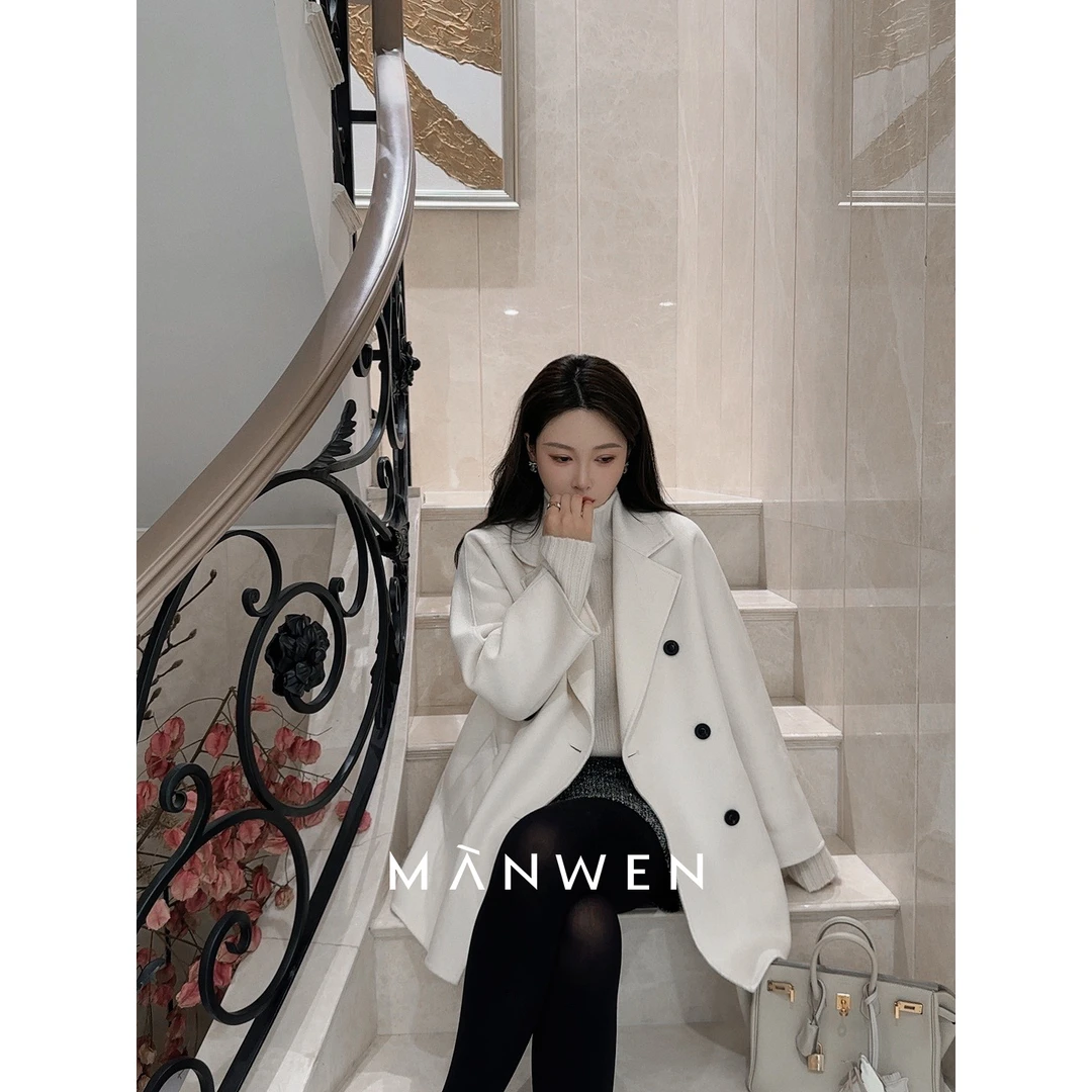 【曼文kiki】“雪霜白”Max*经典双排扣短款大衣外套 MANQ629