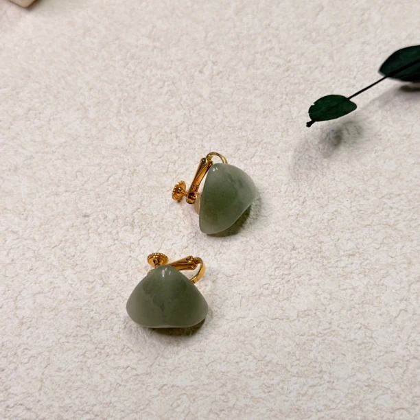 90新  【六六中古】孤品复古天然石耳夹th6304