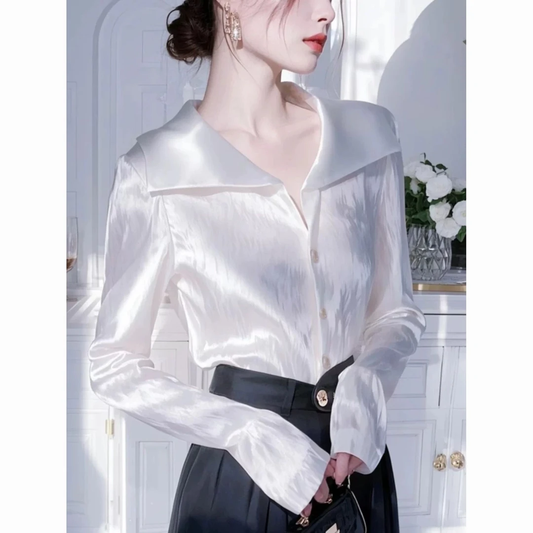 【店铺热销】高级感白色长袖翻领时尚衬衫女2025早春新款独特别致法
