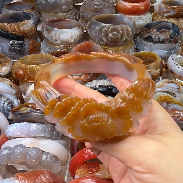 龙***保玛瑙/玉髓未镶嵌手镯600一个