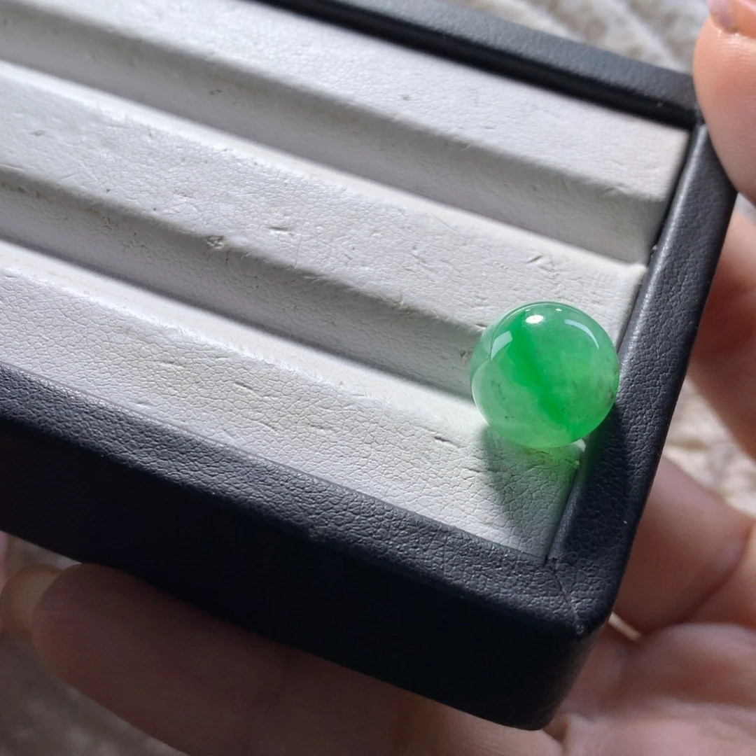 翡翠未镶嵌手链卡12辣阳绿