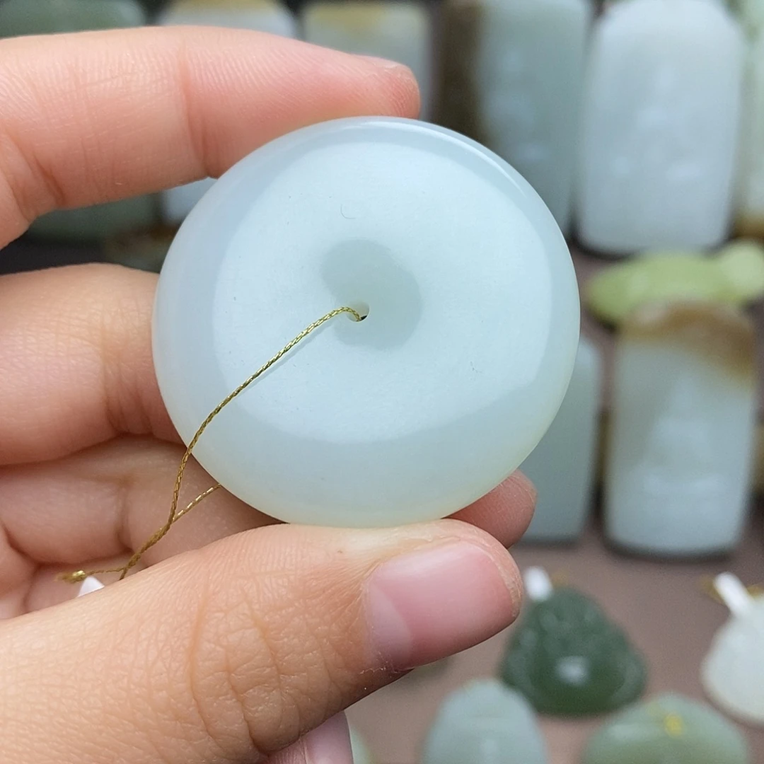 颈饰未镶嵌和田玉