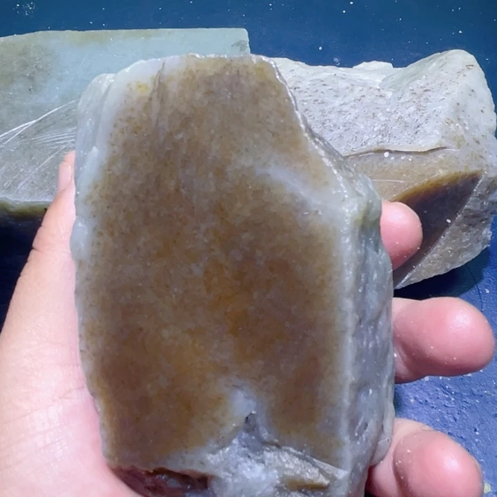 和田玉未镶嵌珠宝半成品