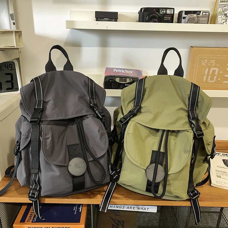 户外登山包轻便旅行防水大容量新款双肩包女大学生书包电脑背包