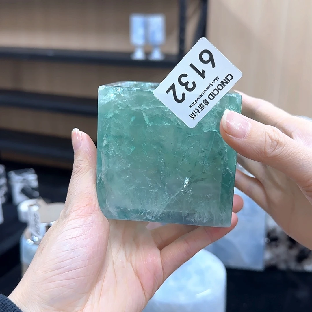 石材绿水晶空杯6132