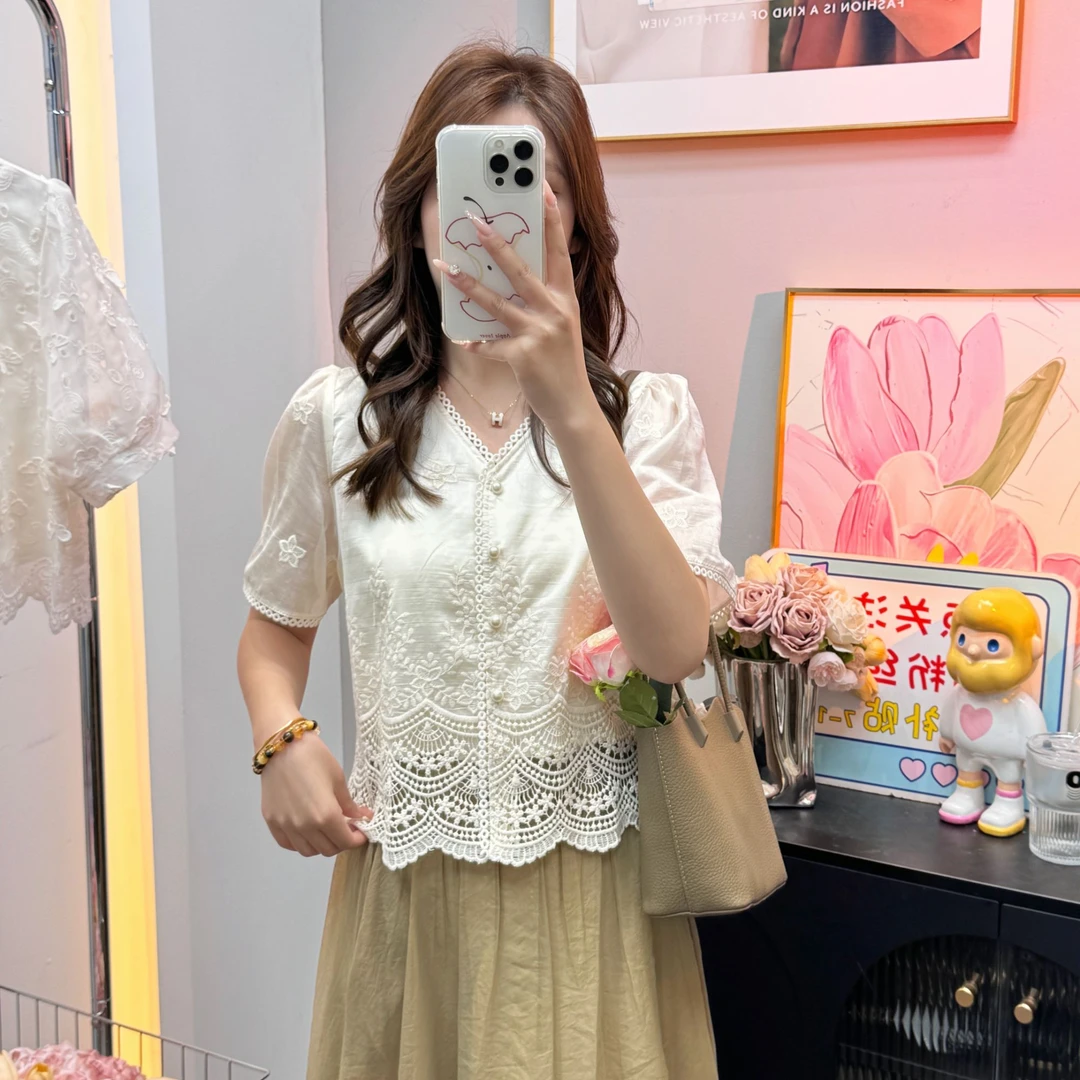 法式V领重工刺绣衬衫女2025夏季新款设计感洋气短袖小众上衣7039#