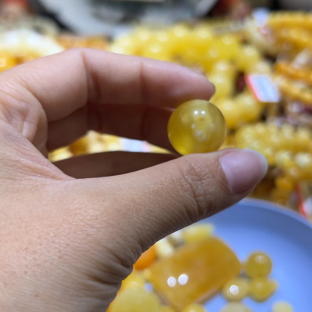 琥珀珠宝奇石未镶嵌
