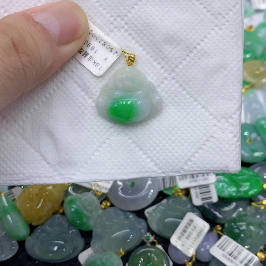 翡翠18K金镶嵌颈饰翡翠