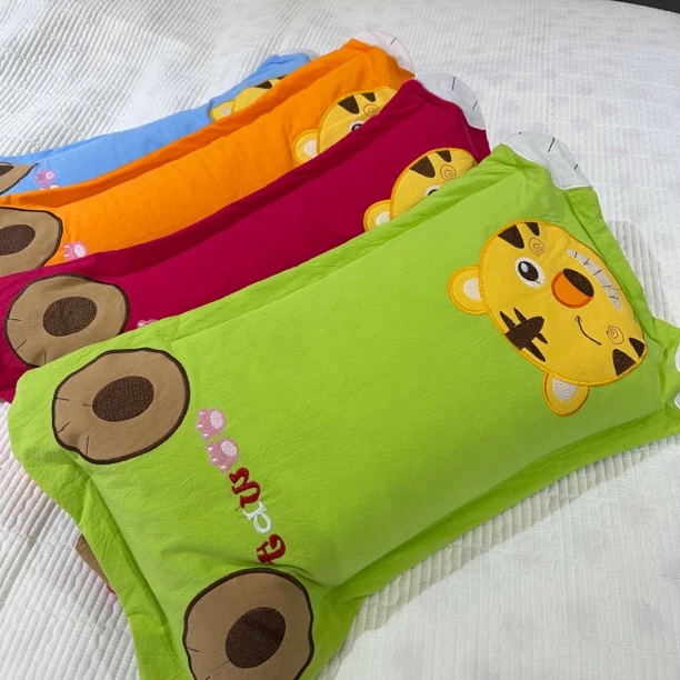 卡通儿童枕贴布绣枕头棉刺绣卡通透气枕头舒适