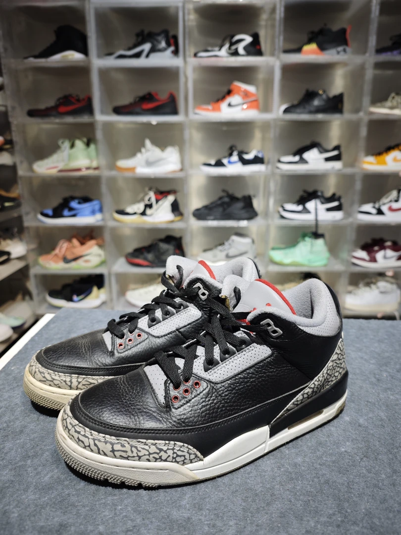 42码Jordan Air Jordan 3 中帮 篮球鞋 黑色