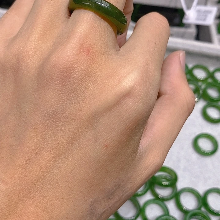 开***心和田玉（碧玉）未镶嵌戒指