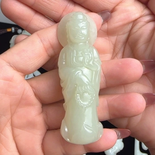 颈饰未镶嵌和田玉（糖玉）