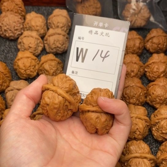 吊坠桃核我是第一百36