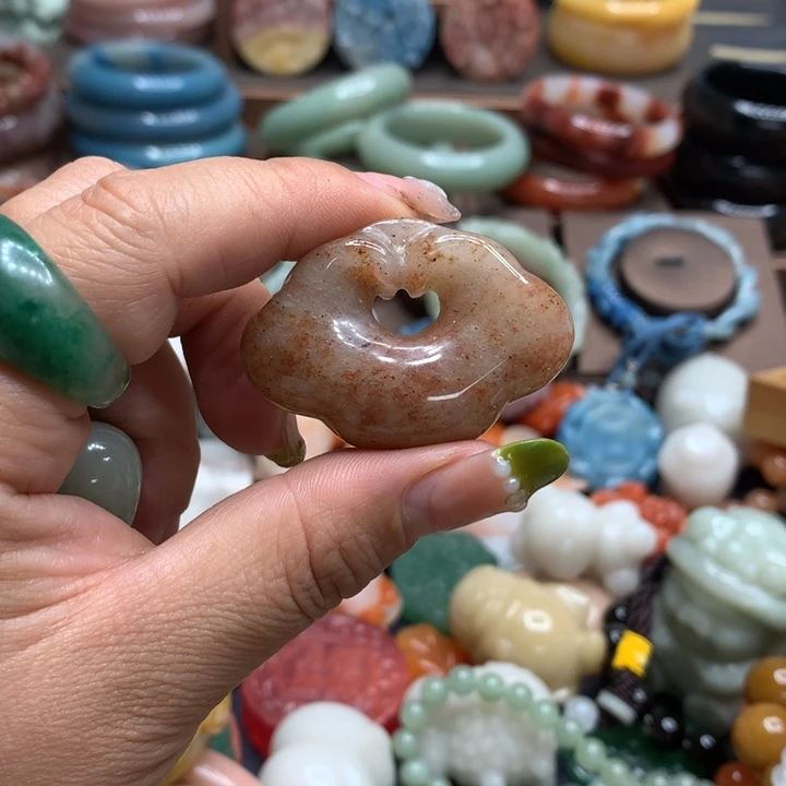 石英质玉（黄龙玉）合金颈饰