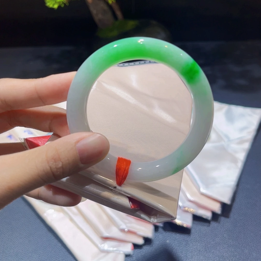 未镶嵌手镯翡翠52