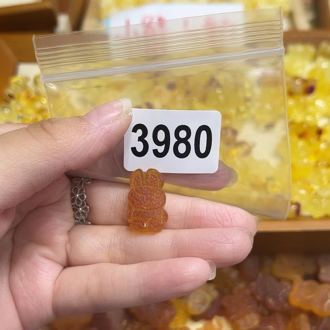 琥珀未镶嵌颈饰蜜蜡