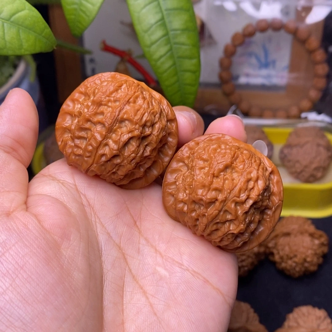 文玩核桃把件40血麒麟