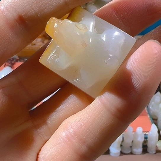 和田玉（糖玉）未镶嵌挂件