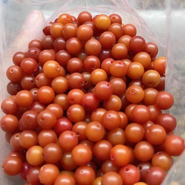 白玉菩提吊坠瑕疵8红圆珠200颗有不通孔