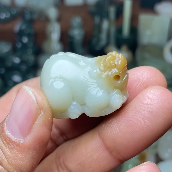 和田玉颈饰未镶嵌?****