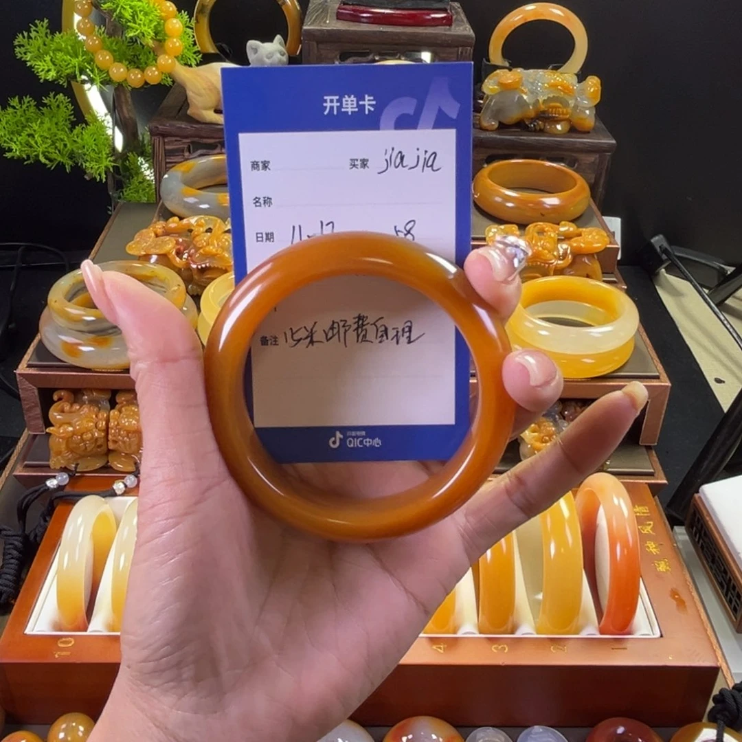 未镶嵌手镯石英质玉j****a