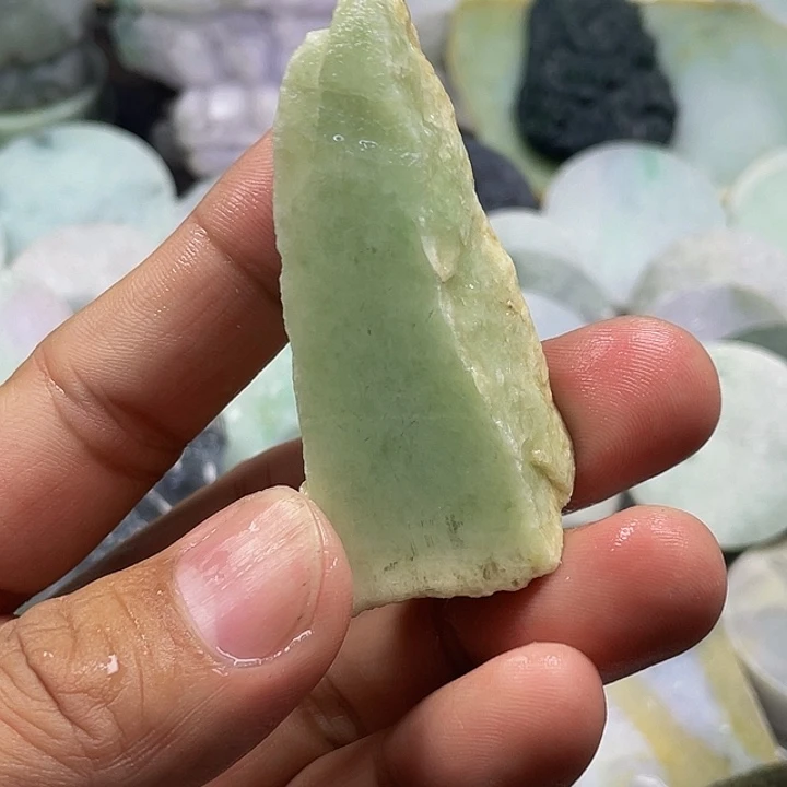 翡翠未镶嵌颈饰6号