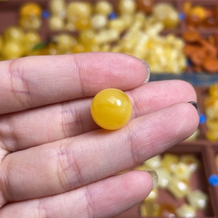 *****琥珀未镶嵌裸石满蜡圆珠
