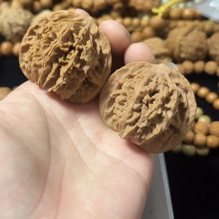 把件文玩核桃46左右蟠龙纹，编号036