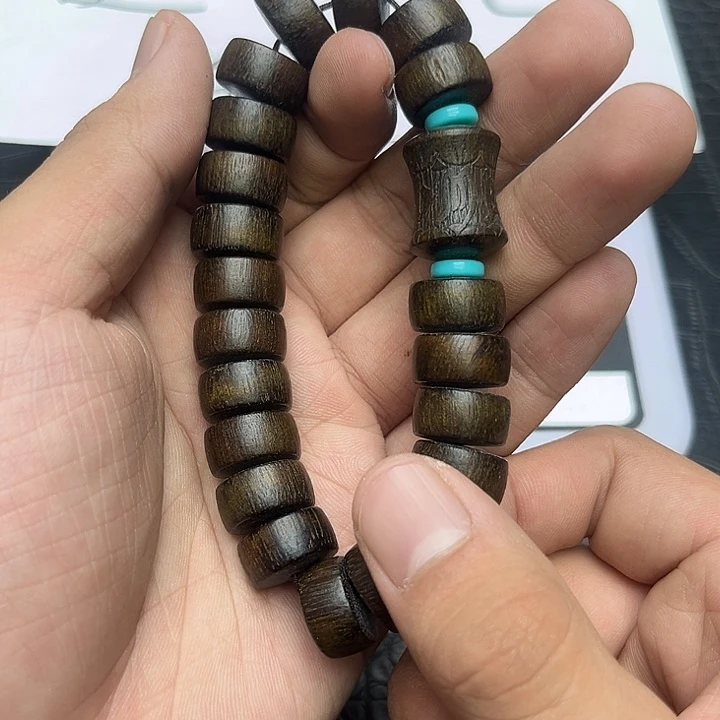 沉香沉香碎屑鹦哥绿