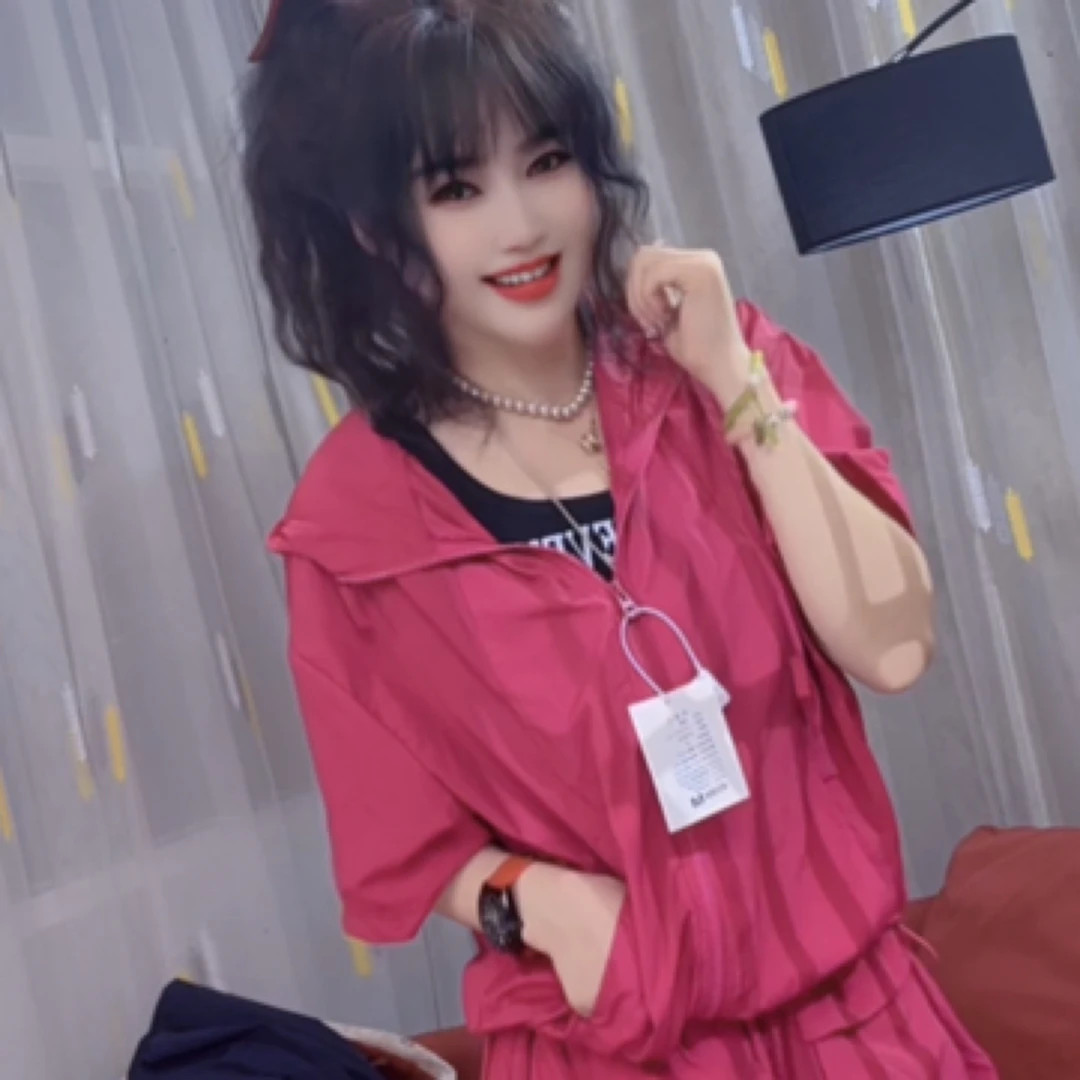 2025爆款春夏季防晒设计感小众显瘦连帽外套短裤运动风休闲两件套