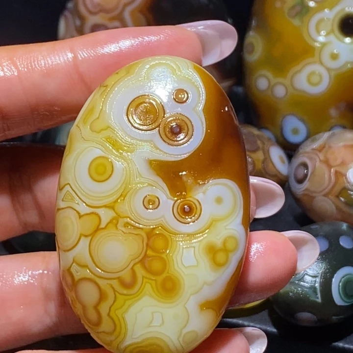 玛瑙/玉髓未镶嵌珠宝奇石155