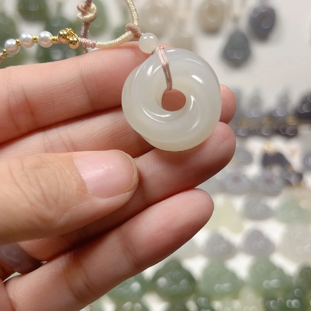 颈饰未镶嵌和田玉