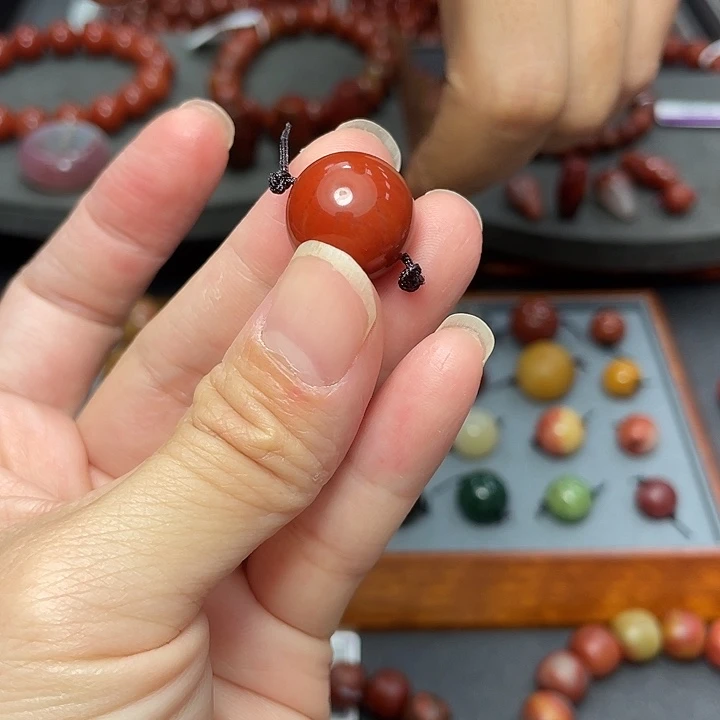 南红玛瑙单珠16mm多样性发未镶嵌