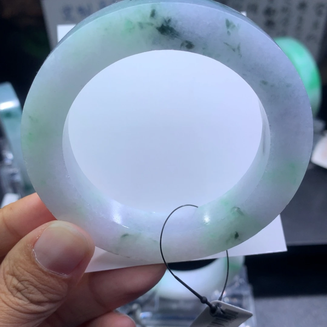 定制翡翠未镶嵌翡翠手镯
