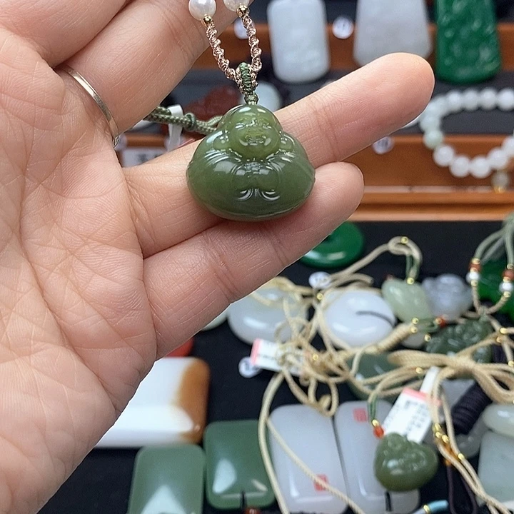 和田玉（糖玉）颈饰未镶嵌