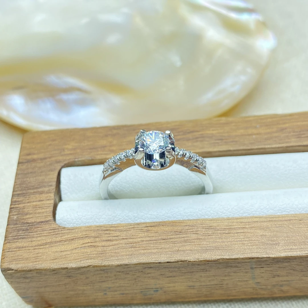 戒指  K02129白色四爪牛头大小闭口戒指多样性发货47726