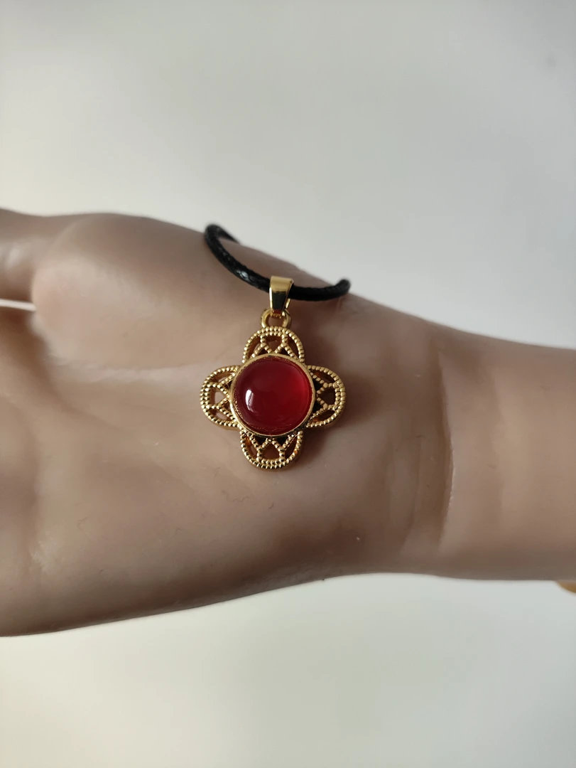 天然红玛瑙玉髓高端大气锁骨时尚百搭四叶草吊坠