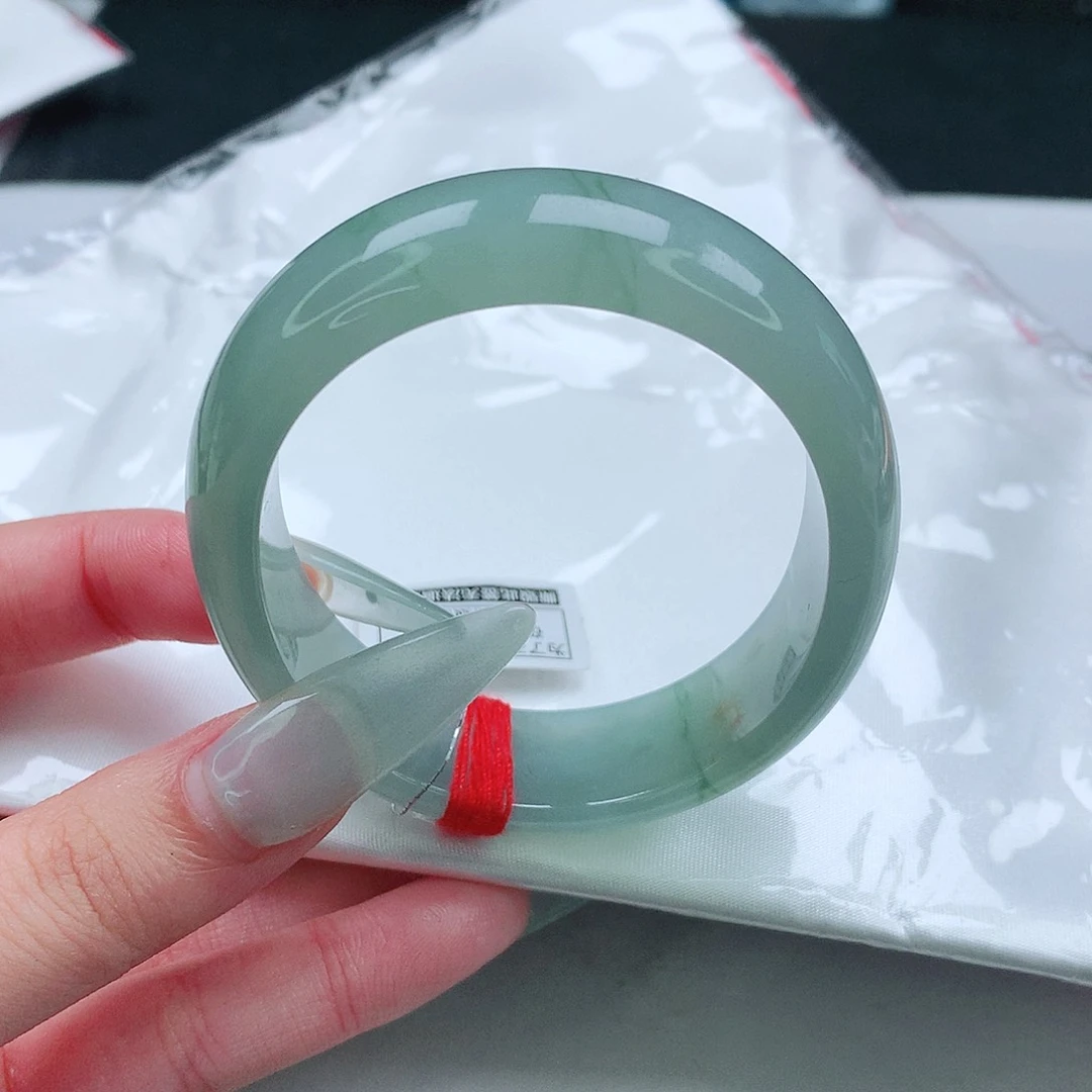 Q***点翡翠手镯未镶嵌56贵妃