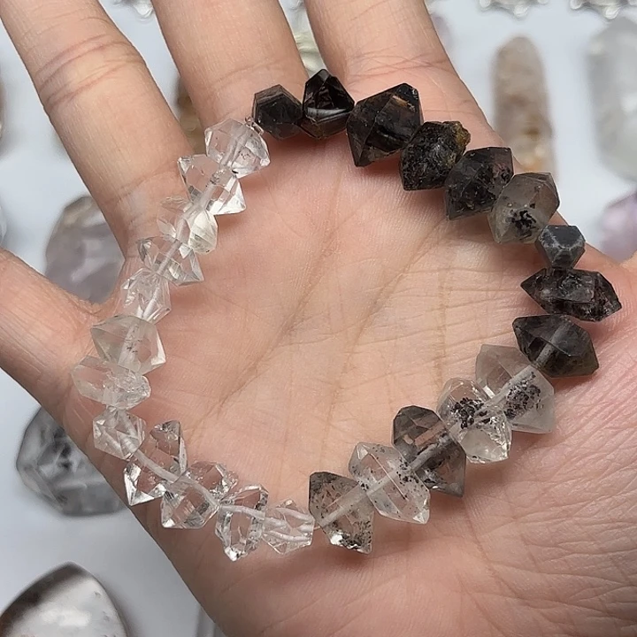 水晶手串未镶嵌闪灵钻手串