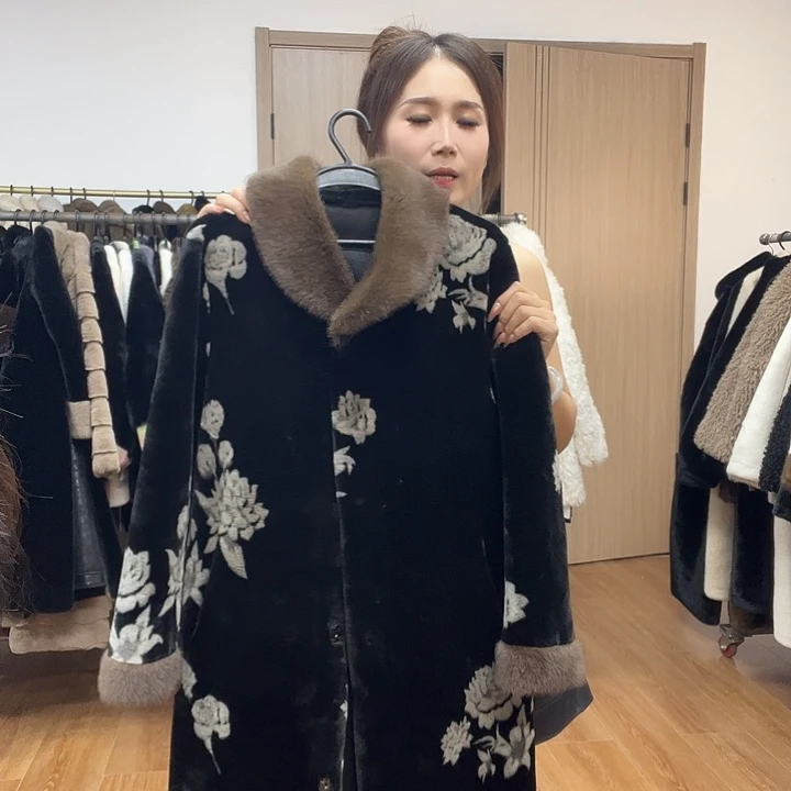 皮毛一体外套女中长款