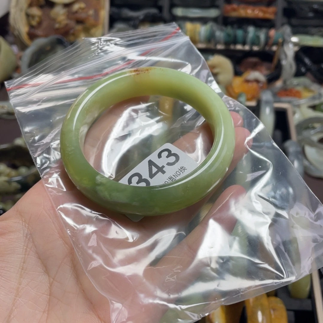 蛇纹石玉未镶嵌手镯冬****?
