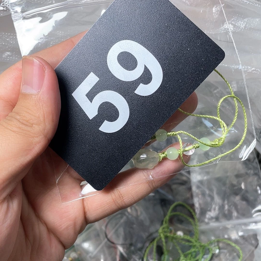 蛇纹石玉颈饰合金是***~