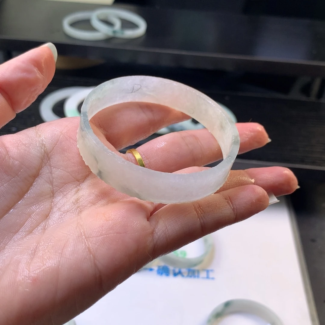 定制翡翠手镯未镶嵌@*子