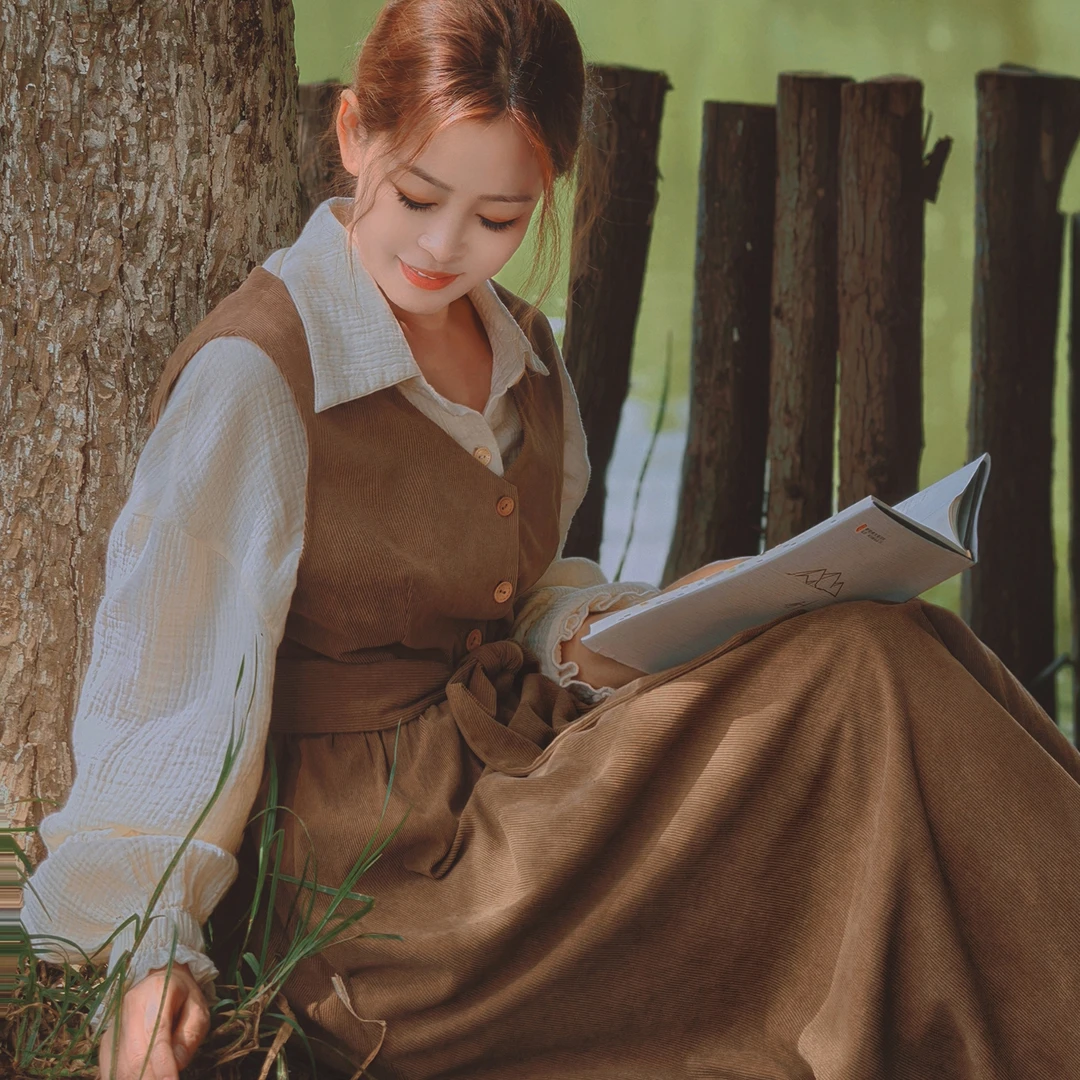 【董艺旅行穿搭】傲慢与偏见·背心裙灯芯绒文艺风连衣裙拍照穿搭